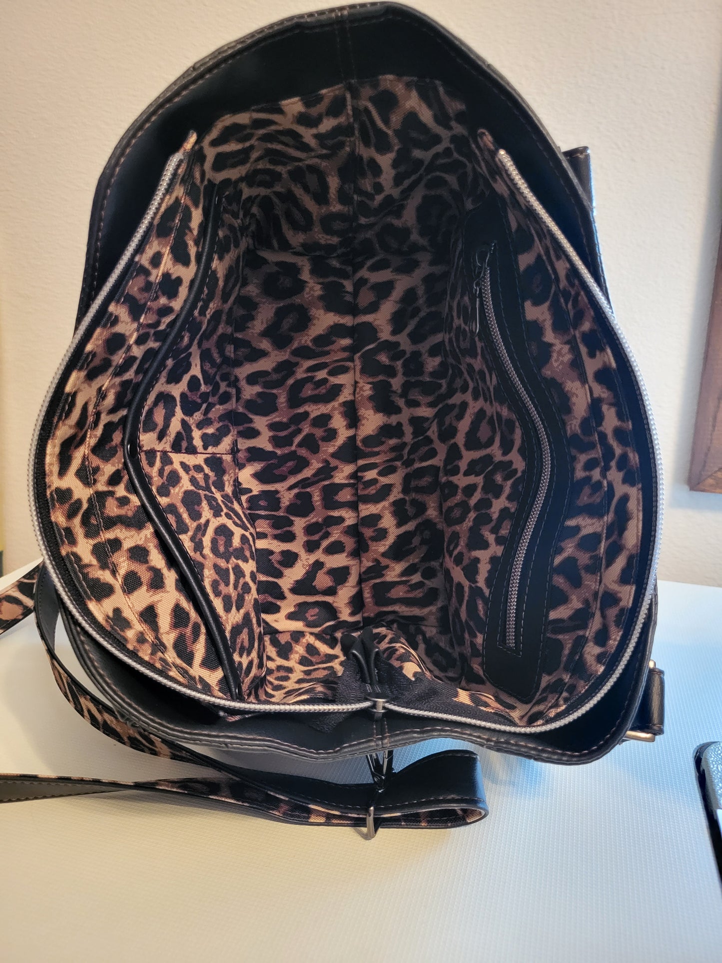 Hiraeth Handbag in Canvas and Faux Leather