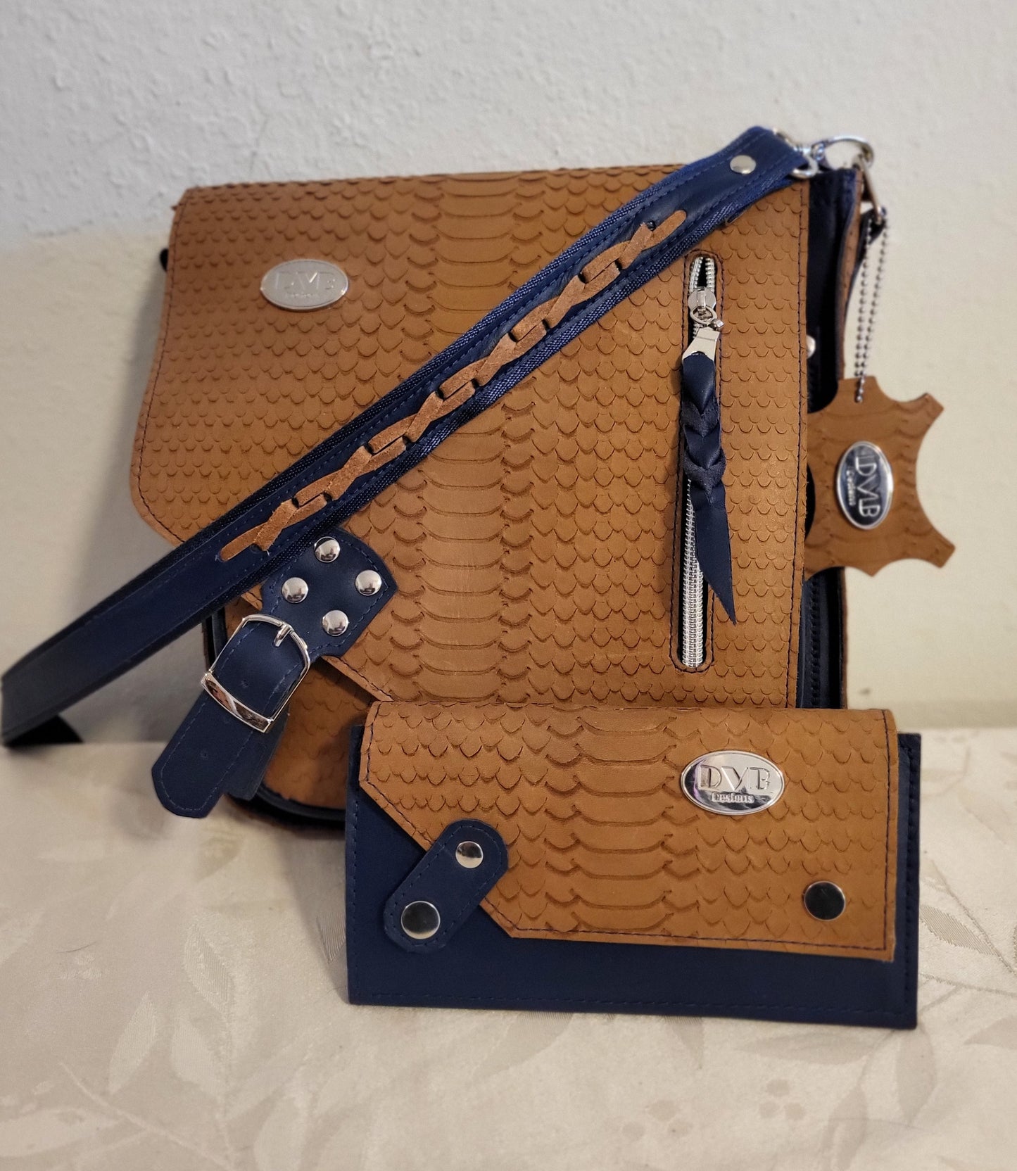 JeroniMore Messenger Bag in Leather