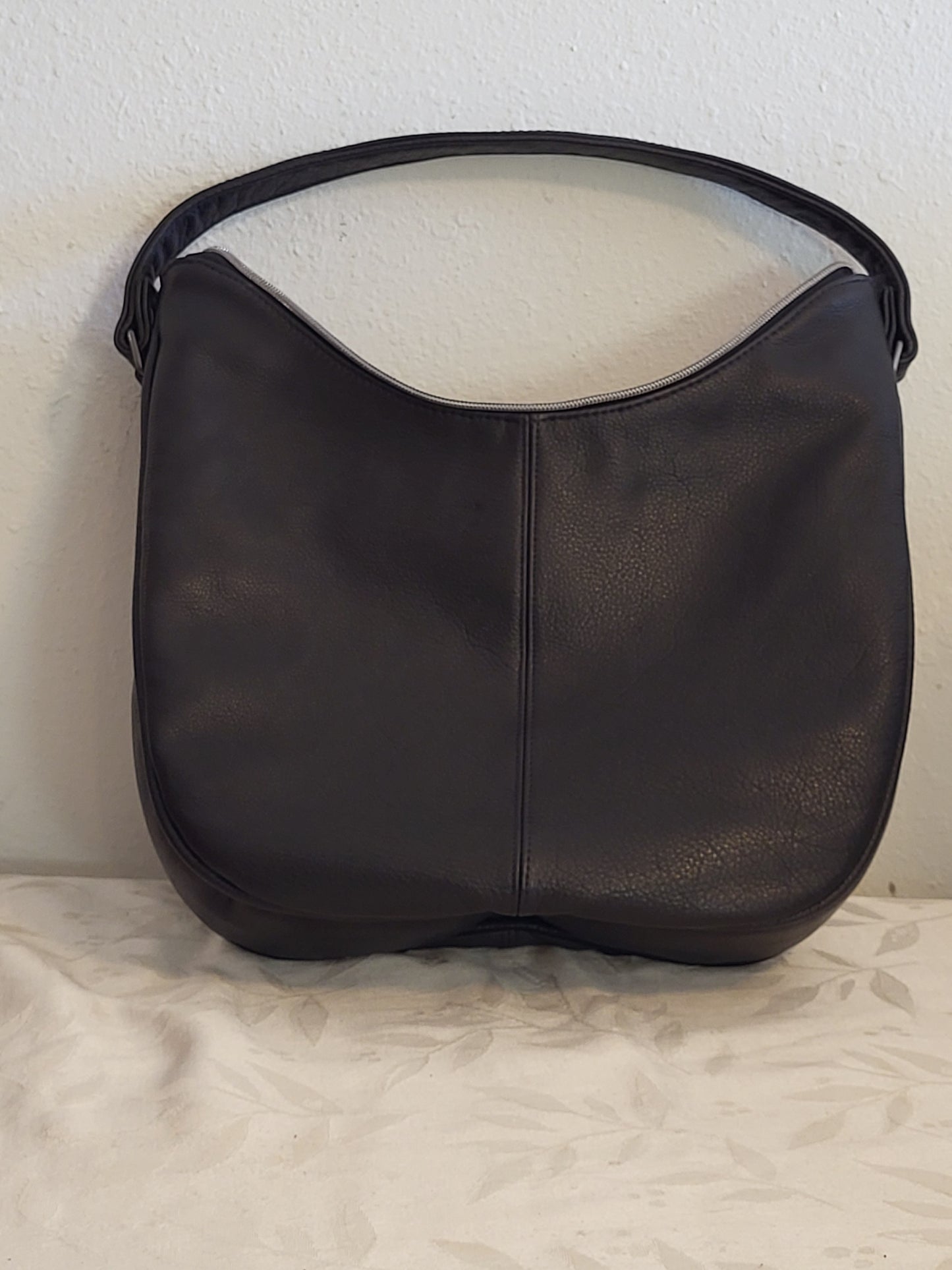 Gothic Karola Hobo in Leather
