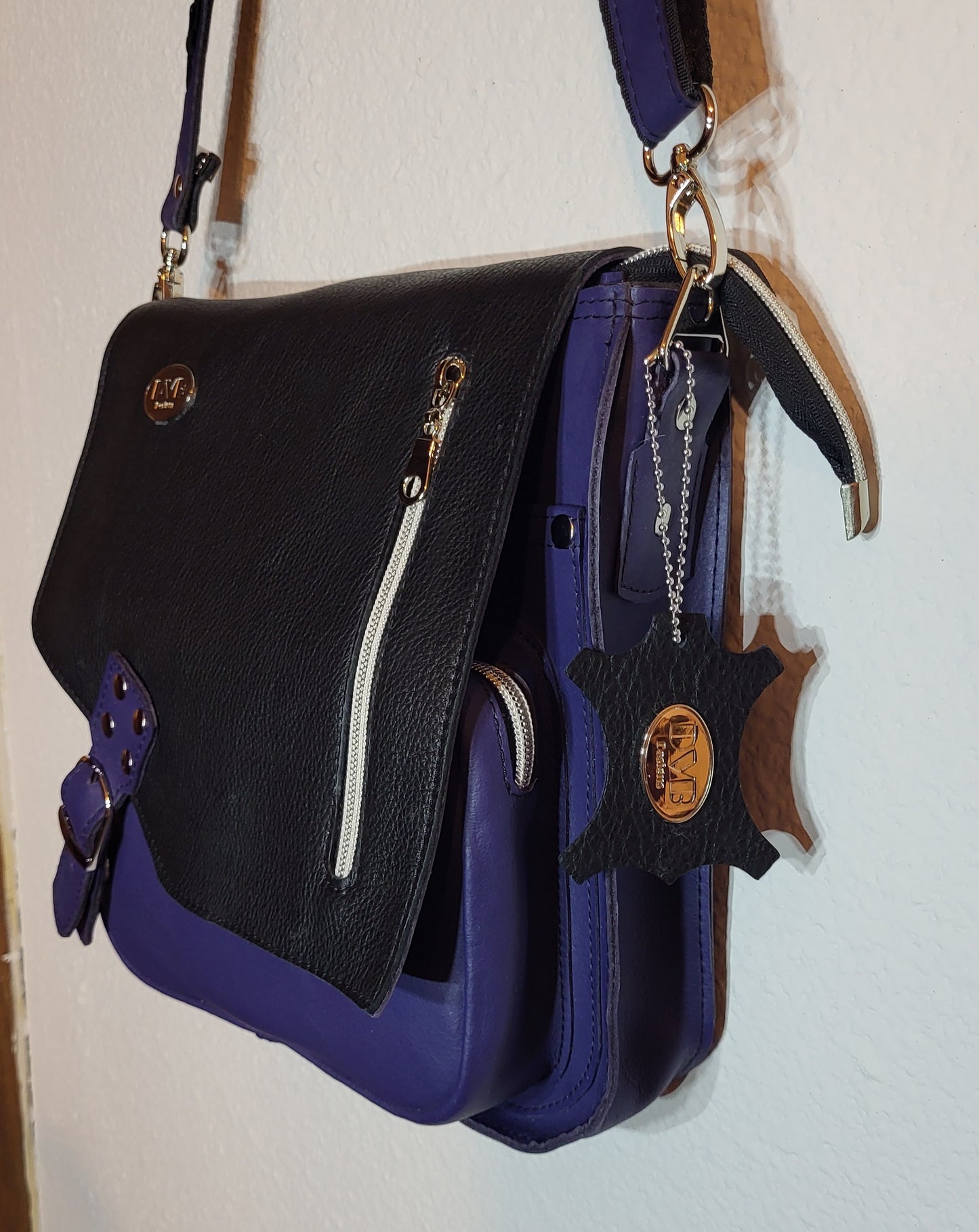 JeroniMore Messenger Bag in Leather