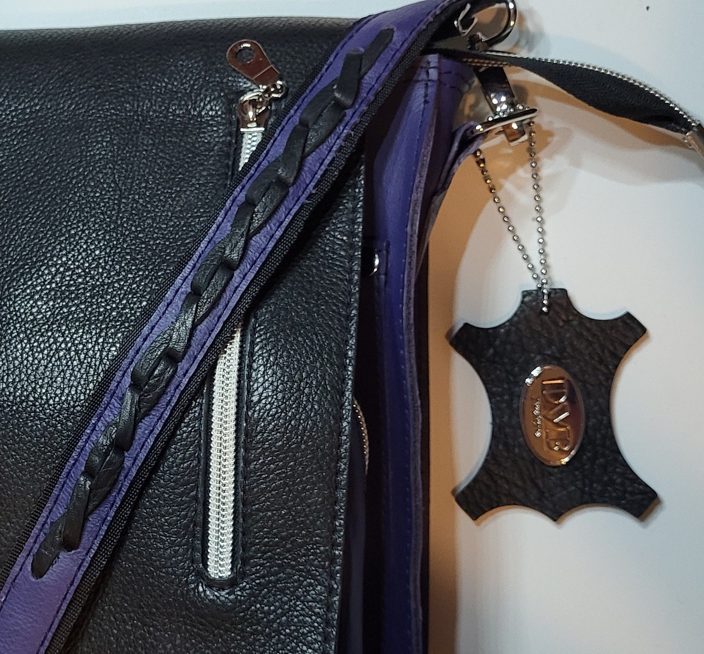 JeroniMore Messenger Bag in Leather