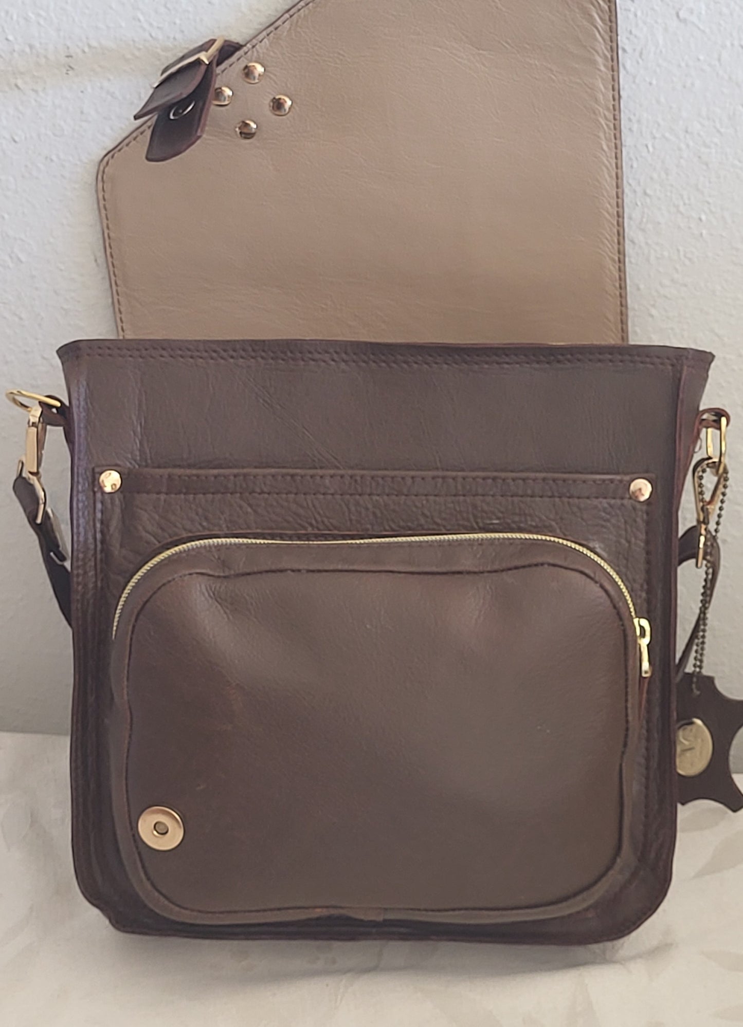 JeroniMore Messenger Bag in Leather