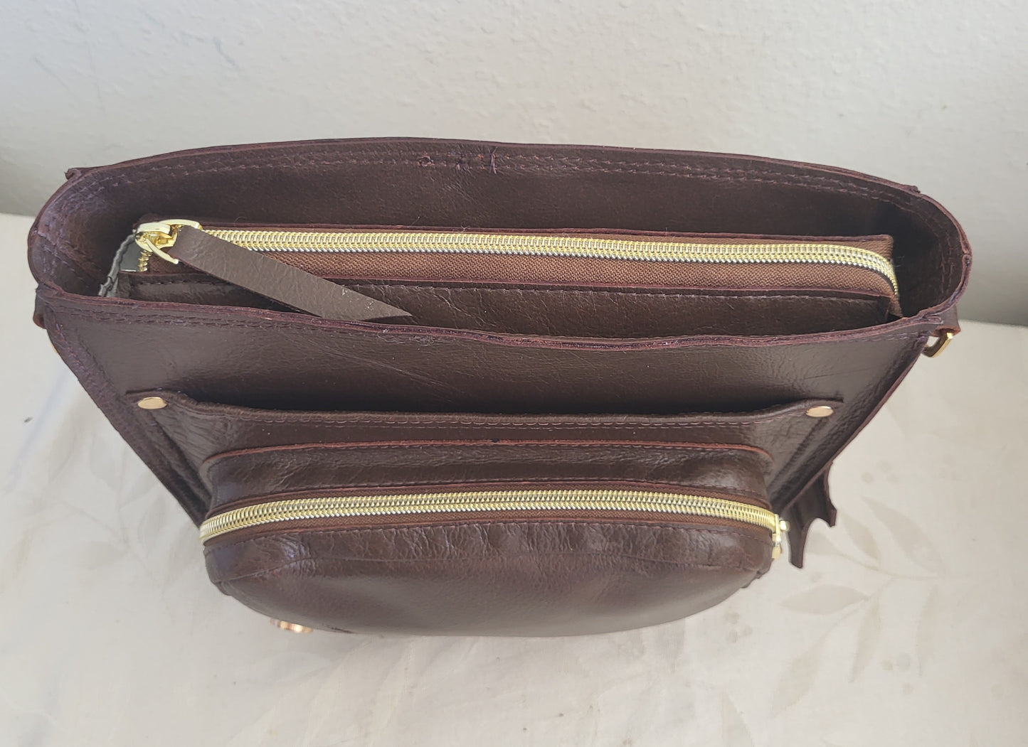 JeroniMore Messenger Bag in Leather