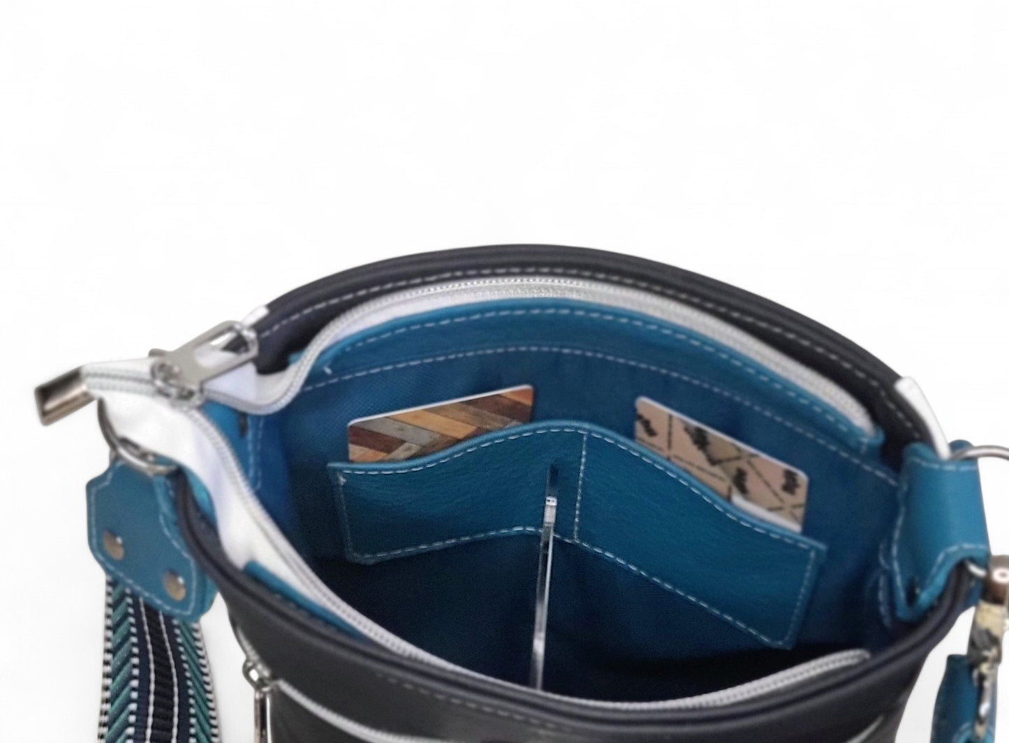 Dayla Crossbody in Leather