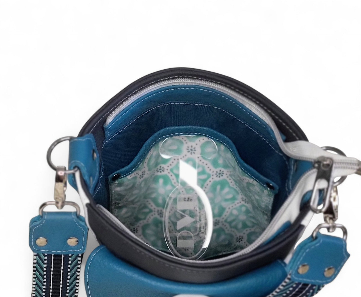 Dayla Crossbody in Leather